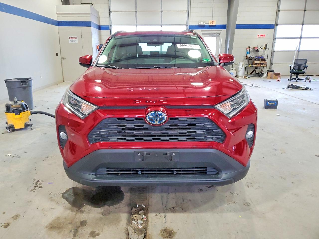 2019 TOYOTA RAV4 XLE photo 5