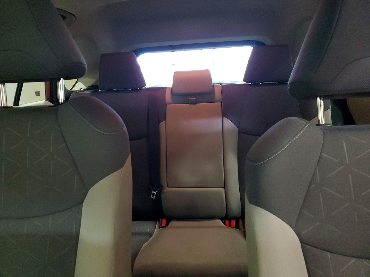 2019 TOYOTA RAV4 XLE photo 10