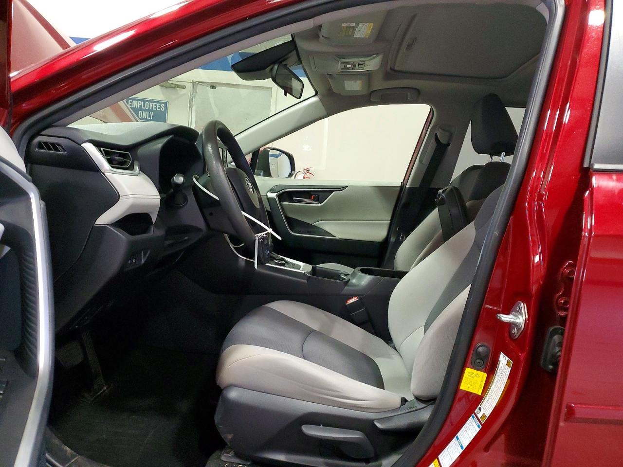 2019 TOYOTA RAV4 XLE photo 7