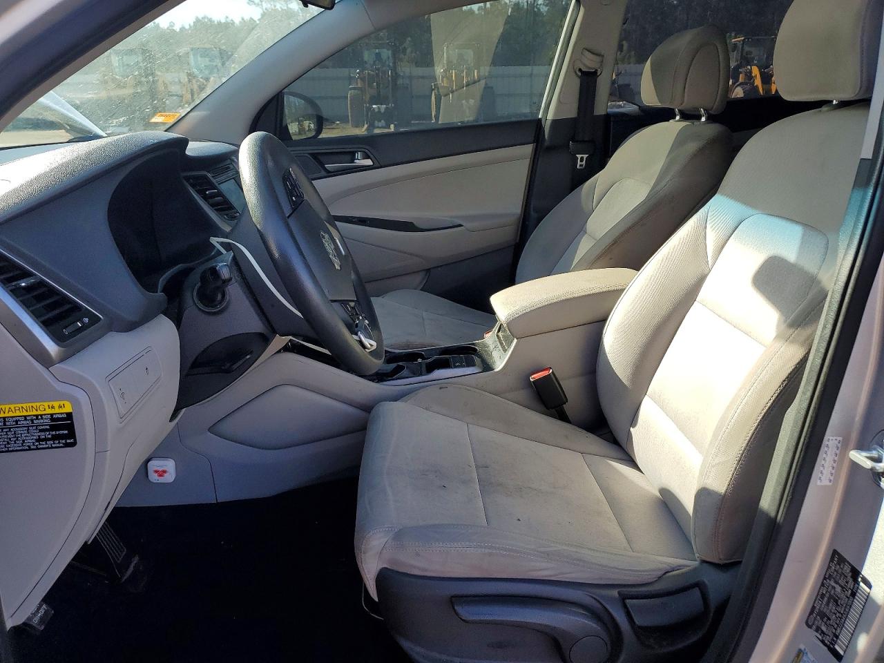 2018 HYUNDAI TUCSON SE photo 19