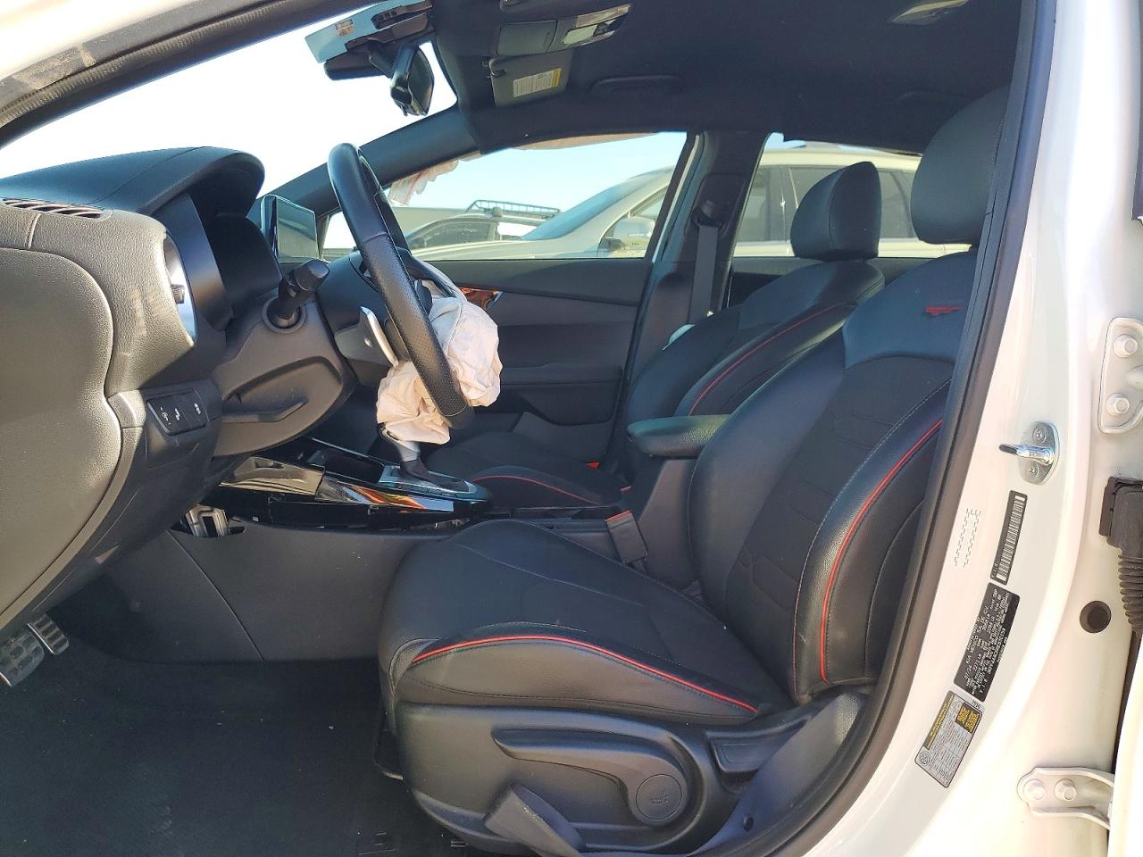2024 KIA FORTE GT photo 7