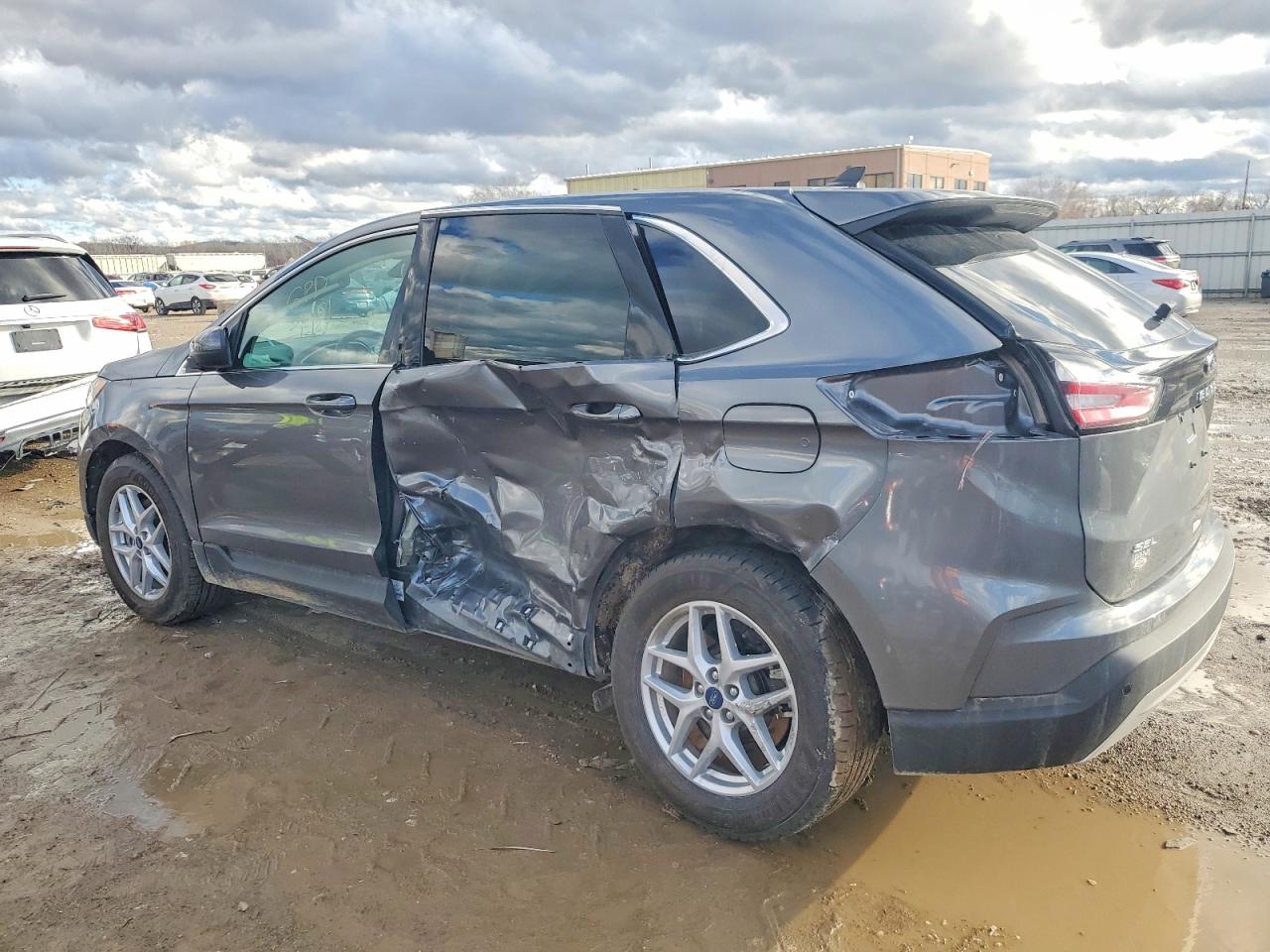 2021 FORD EDGE SEL photo 2