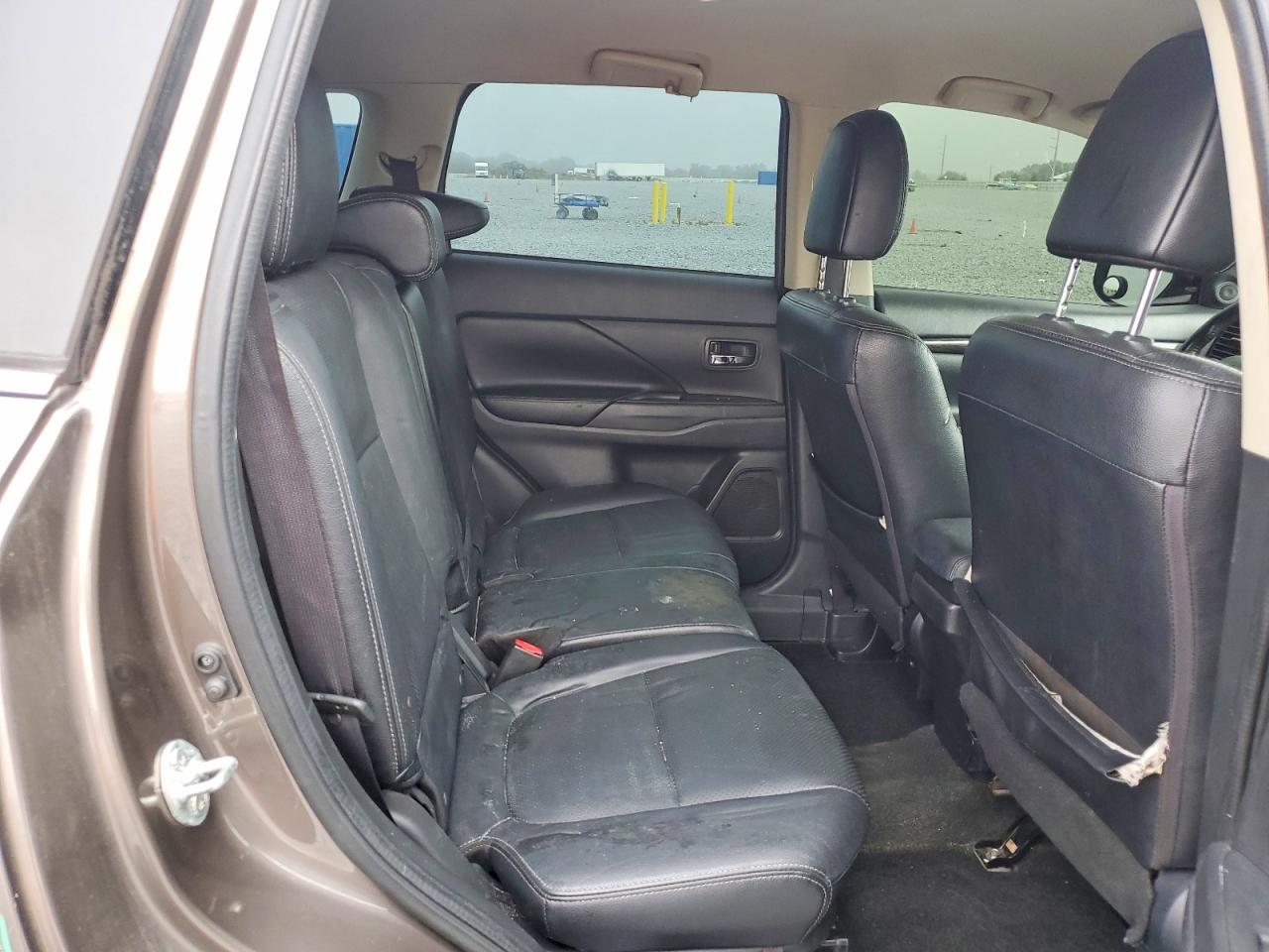 2017 MITSUBISHI OUTLANDER SE photo 11