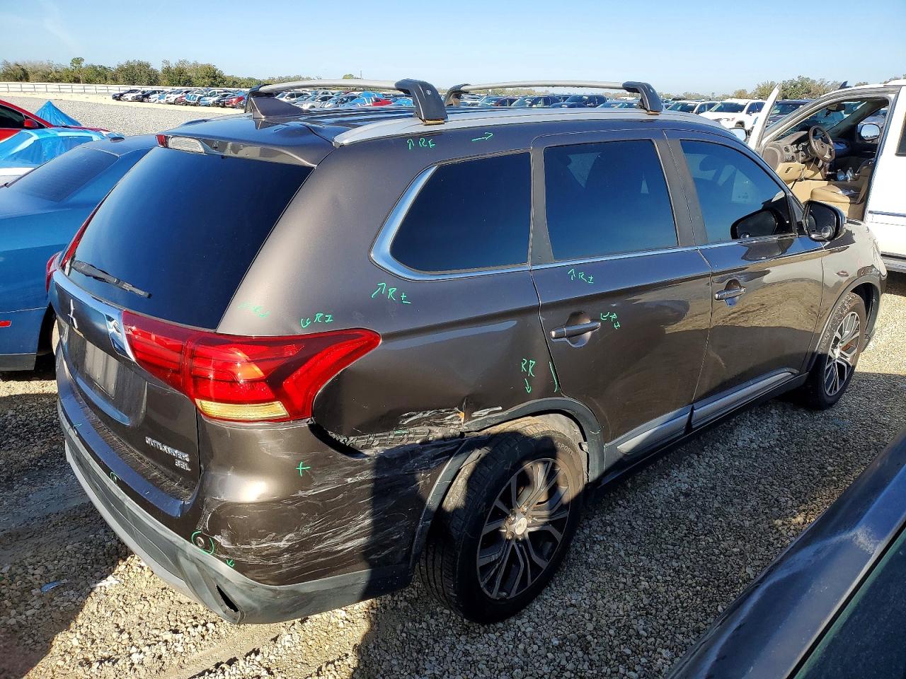 2017 MITSUBISHI OUTLANDER SE photo 3