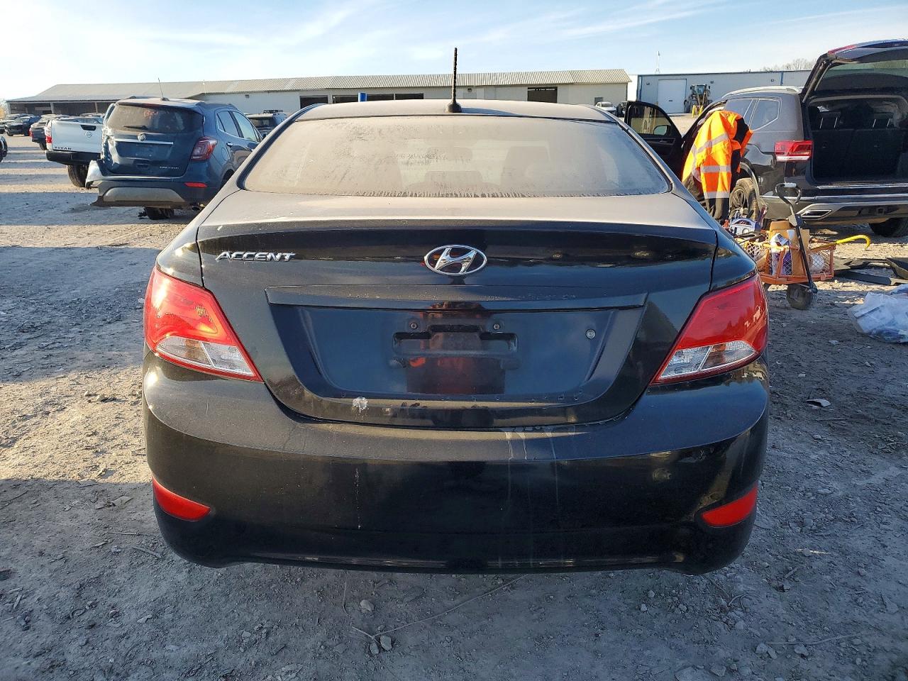 2016 HYUNDAI ACCENT SE photo 6