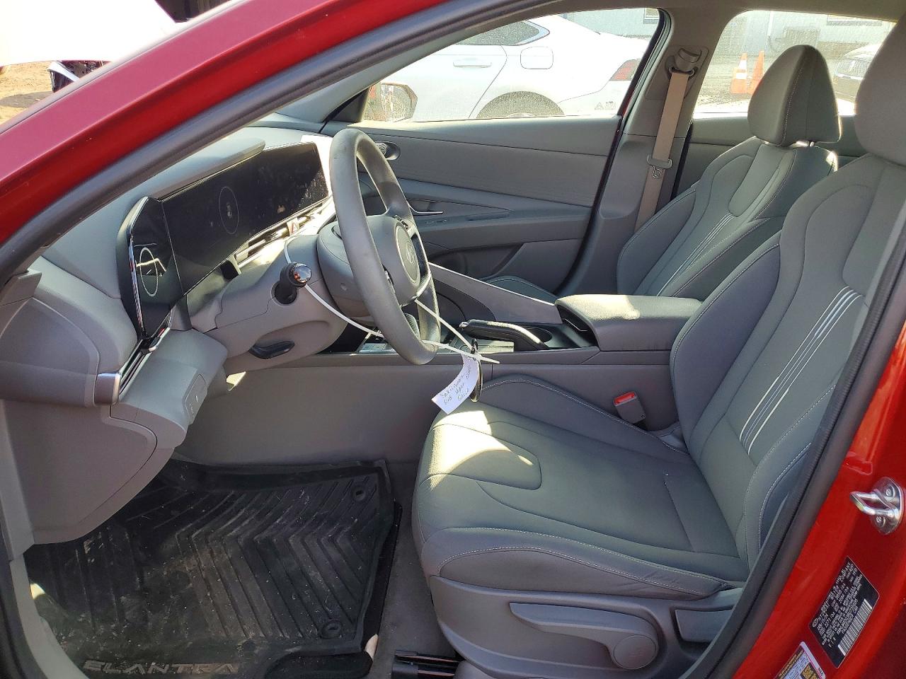 2024 HYUNDAI ELANTRA SEL photo 7