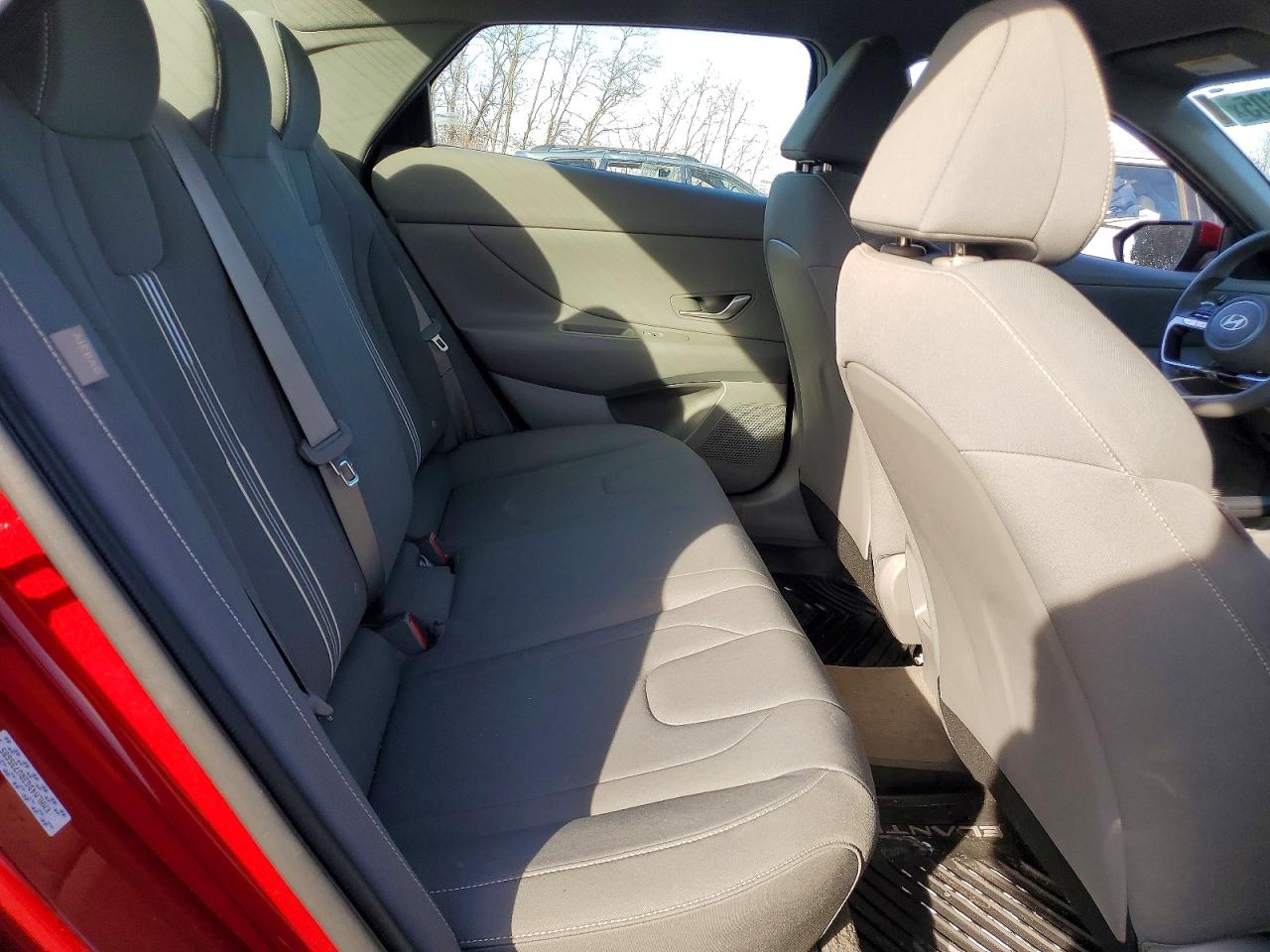 2024 HYUNDAI ELANTRA SEL photo 10