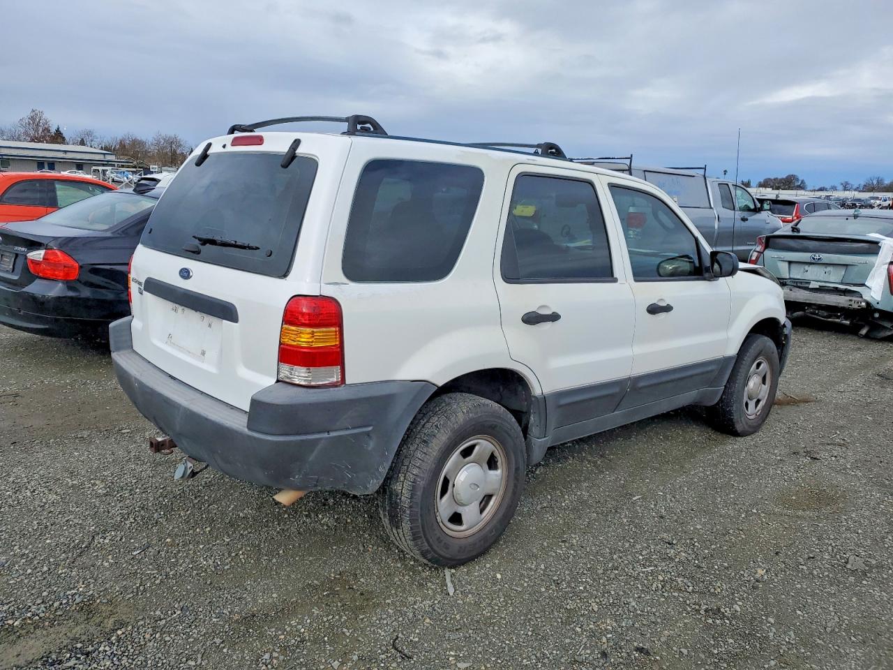 2003 FORD ESCAPE XLS photo 3