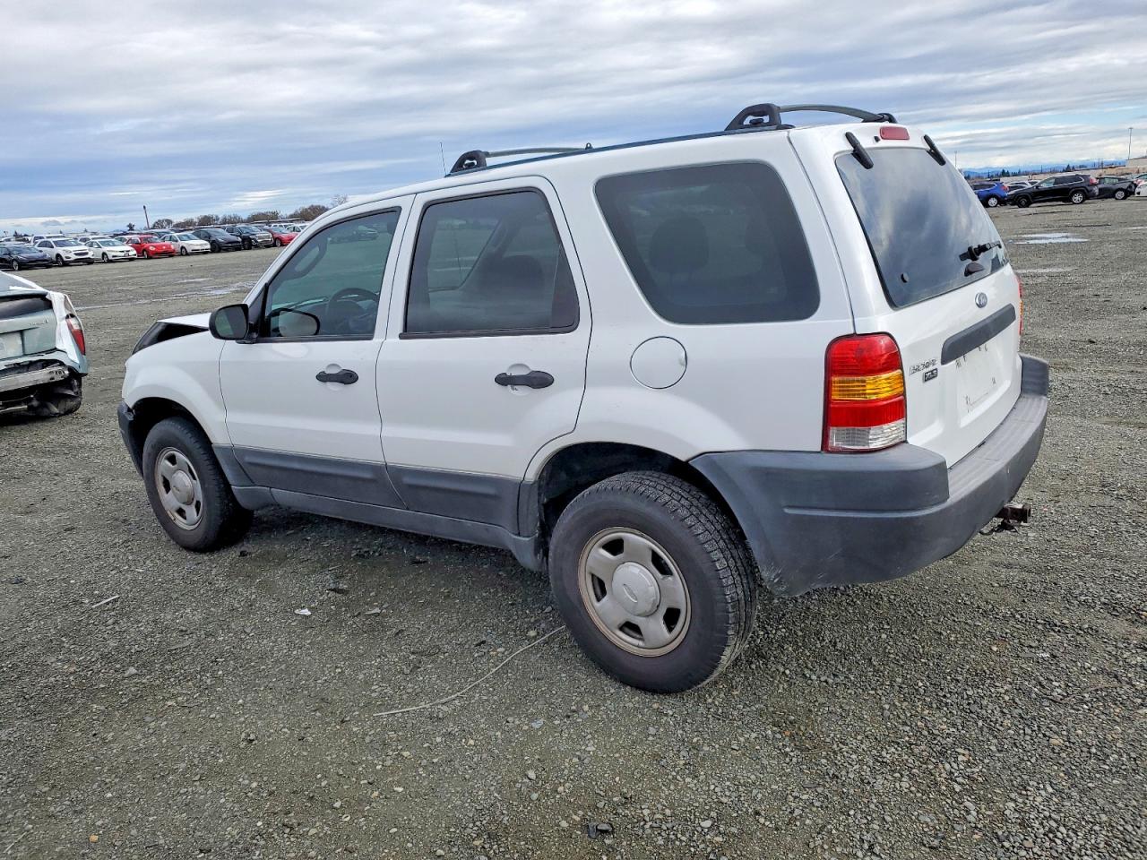 2003 FORD ESCAPE XLS photo 2