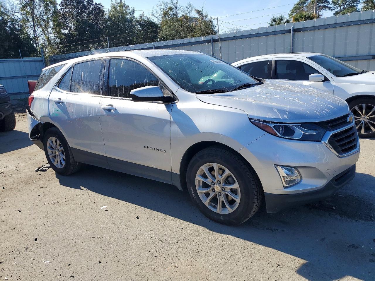 2020 CHEVROLET EQUINOX LT photo 4