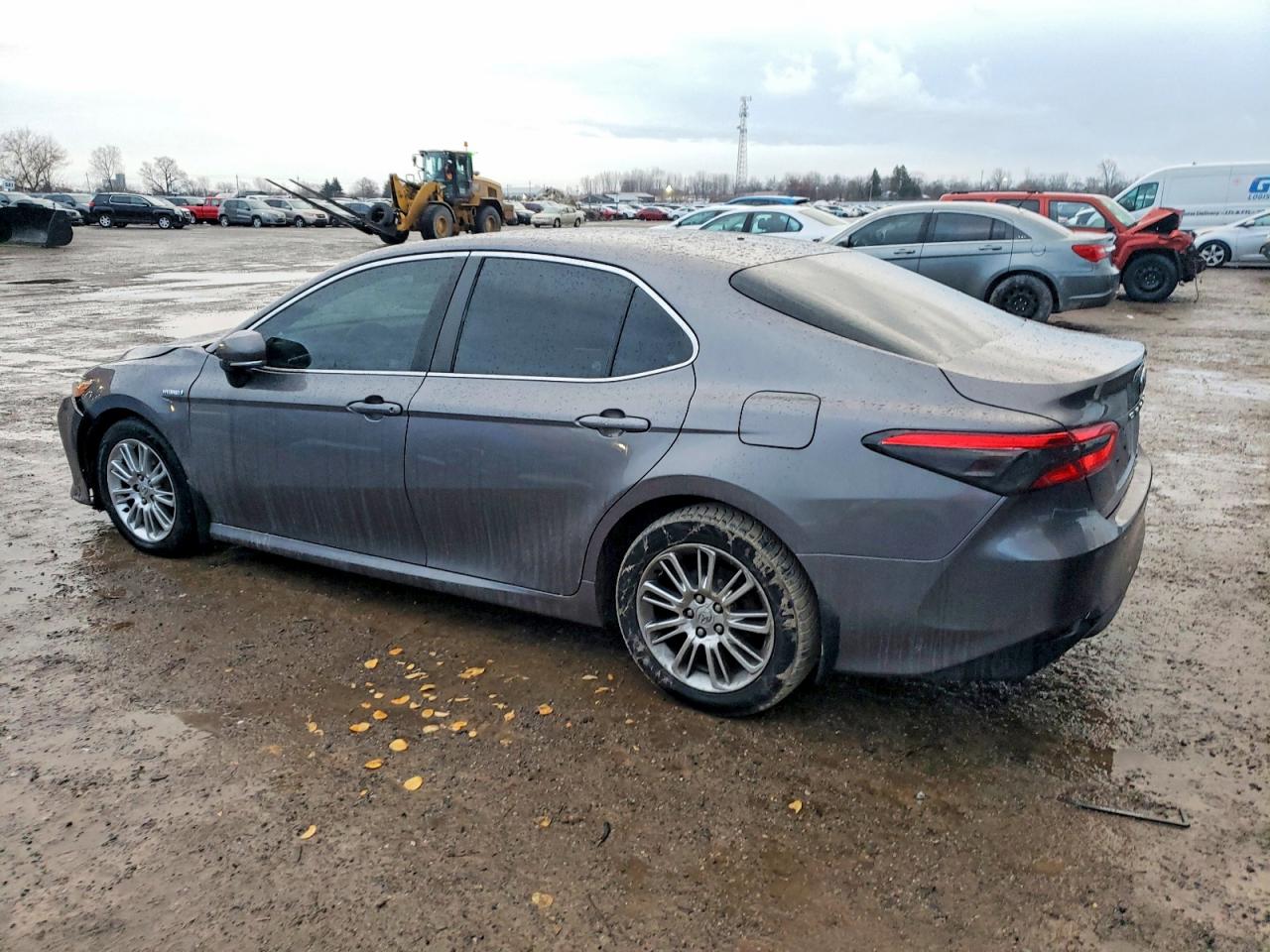 2018 TOYOTA CAMRY LE photo 3
