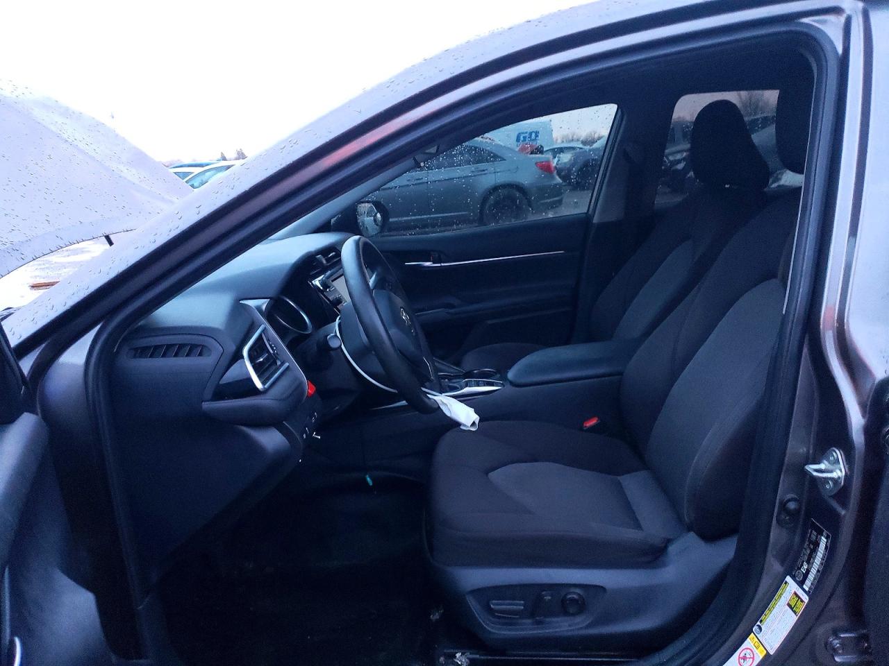 2018 TOYOTA CAMRY LE photo 13