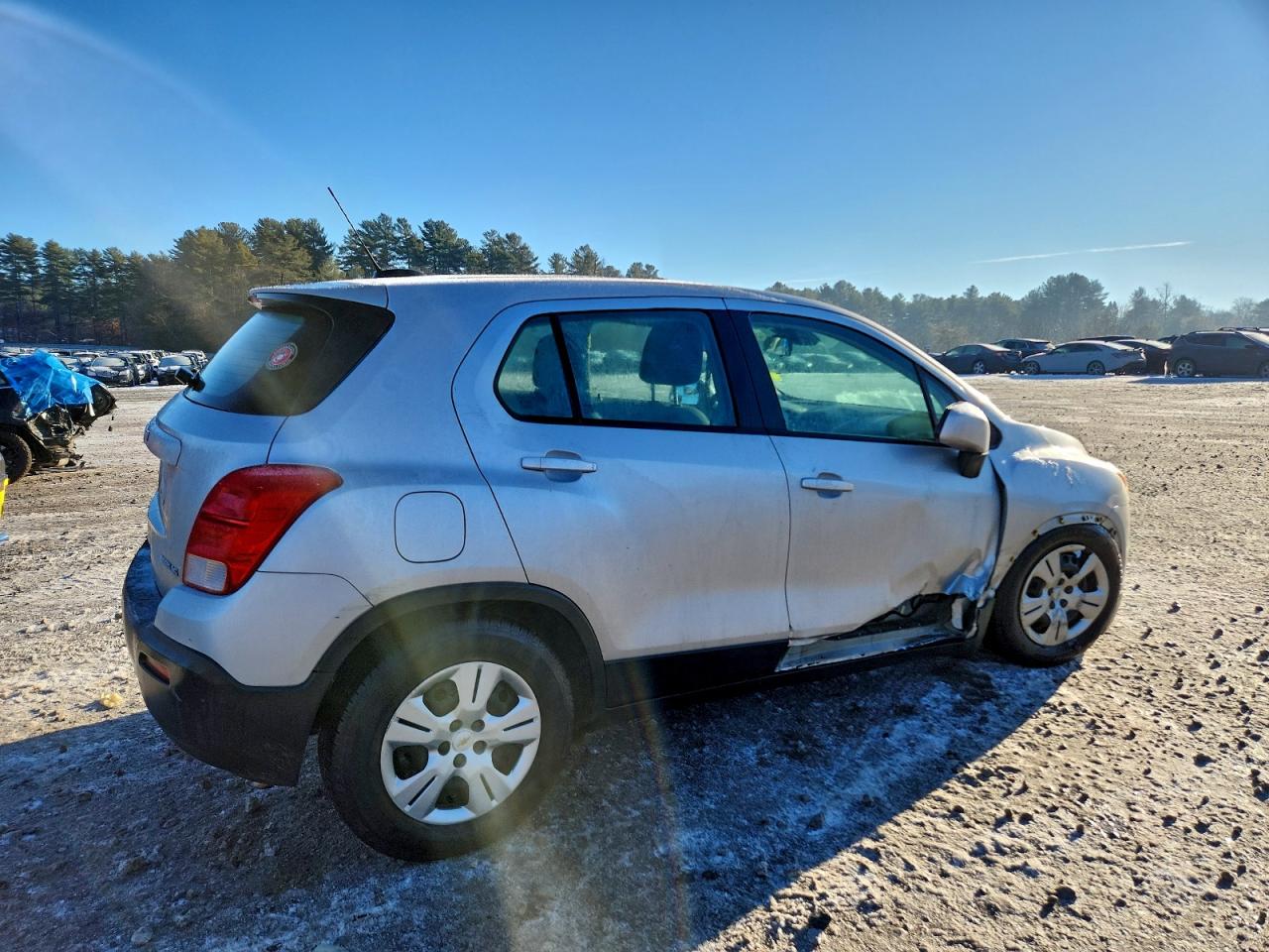 2015 CHEVROLET TRAX LS photo 3