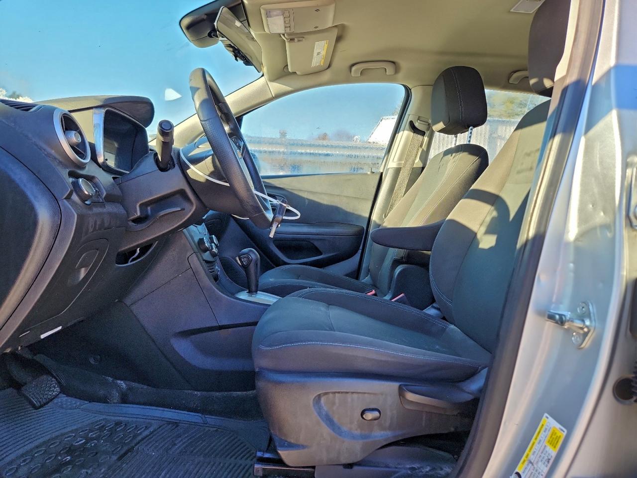 2015 CHEVROLET TRAX LS photo 7