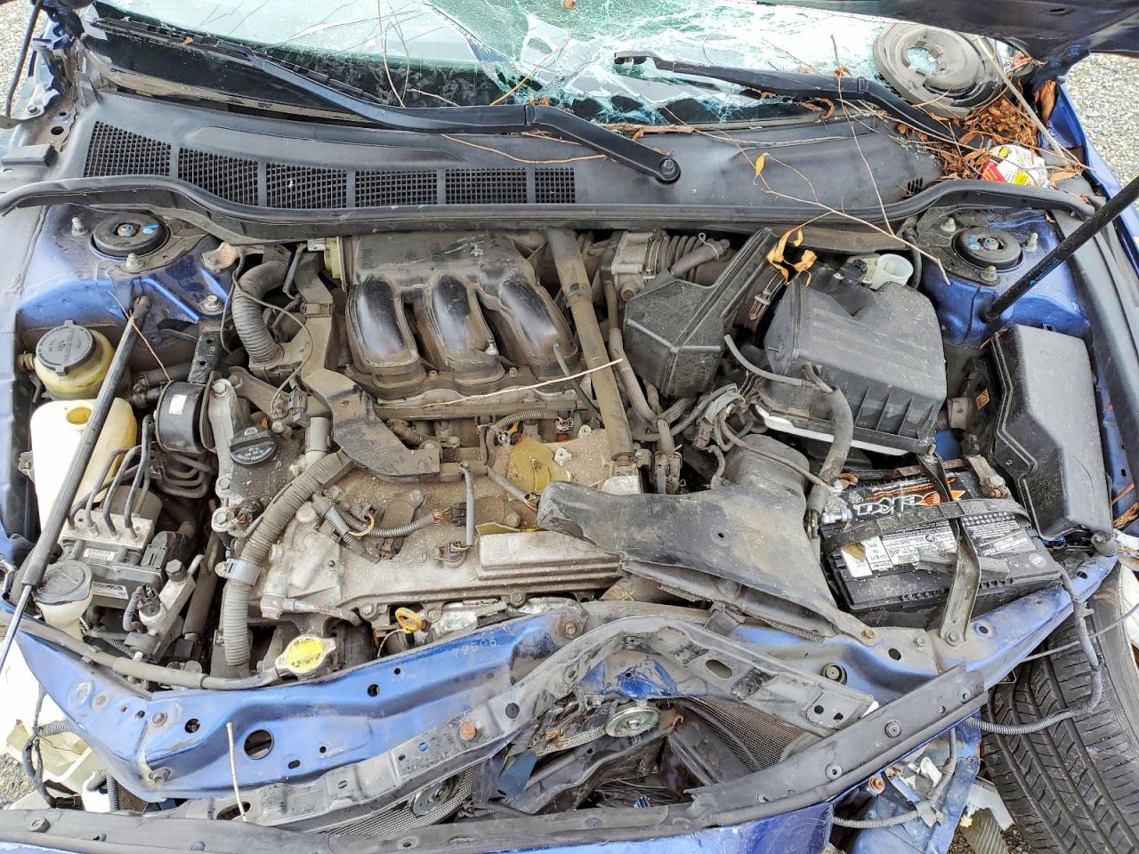 2011 TOYOTA CAMRY SE photo 11