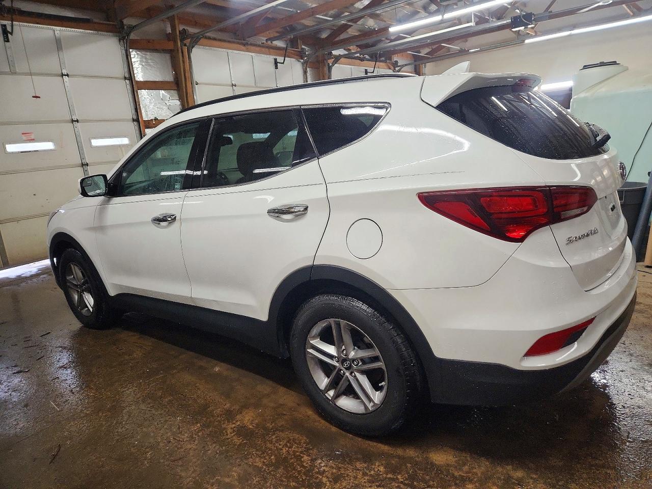 2017 HYUNDAI SANTA FE SPORT photo 2