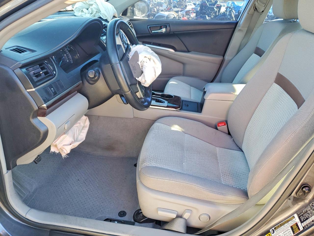 2014 TOYOTA CAMRY L photo 7