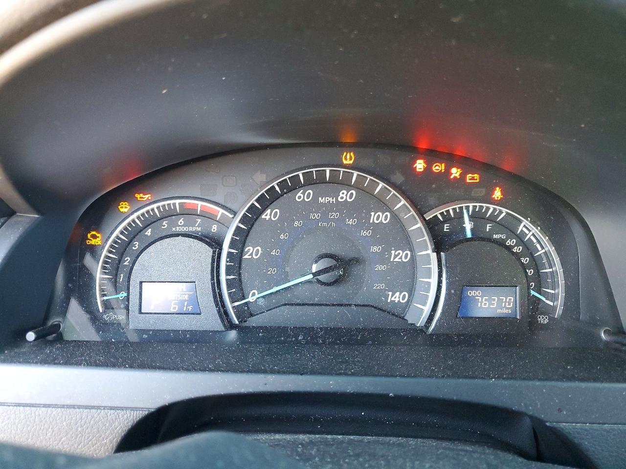 2014 TOYOTA CAMRY L photo 9