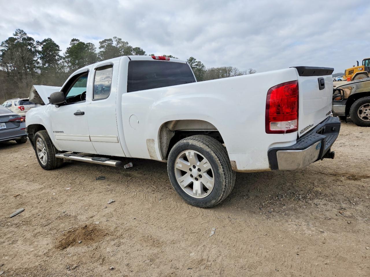 2007 GMC NEW SIERRA photo 2