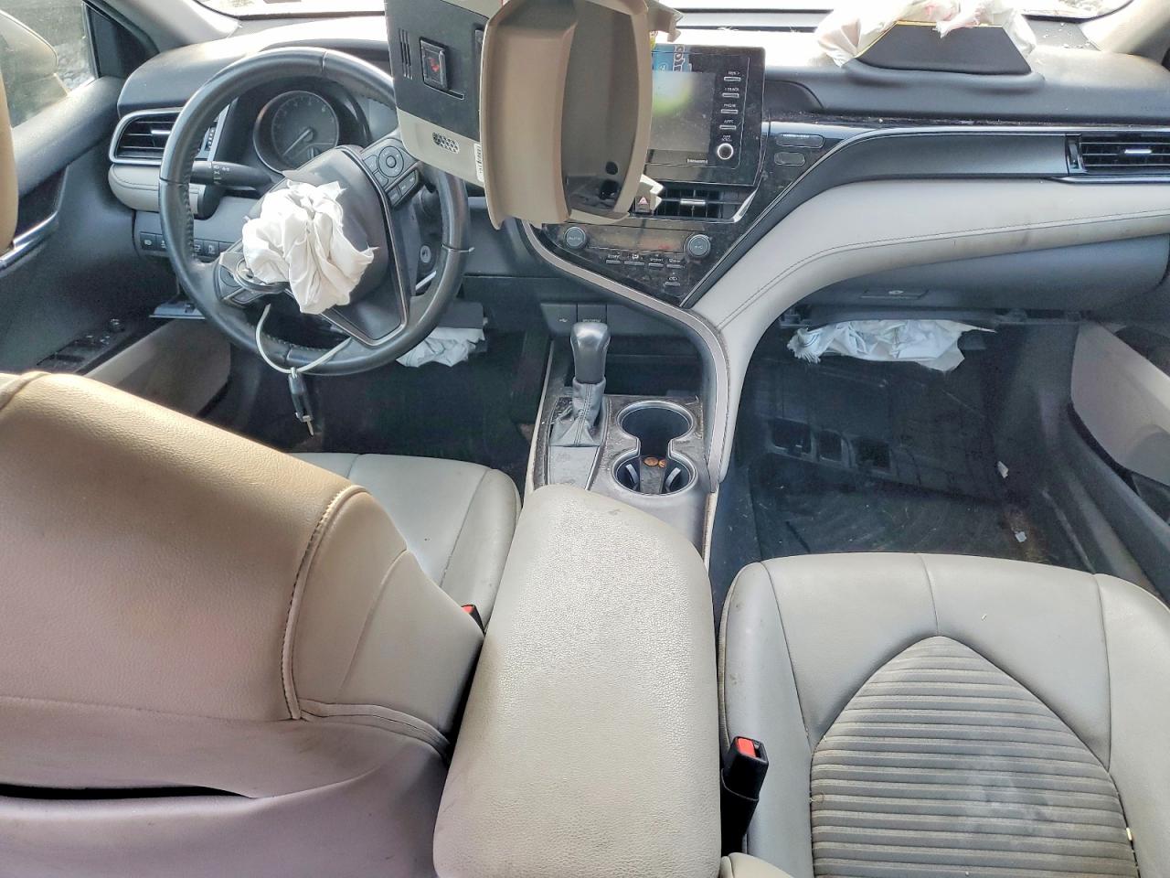 2021 TOYOTA CAMRY SE photo 8