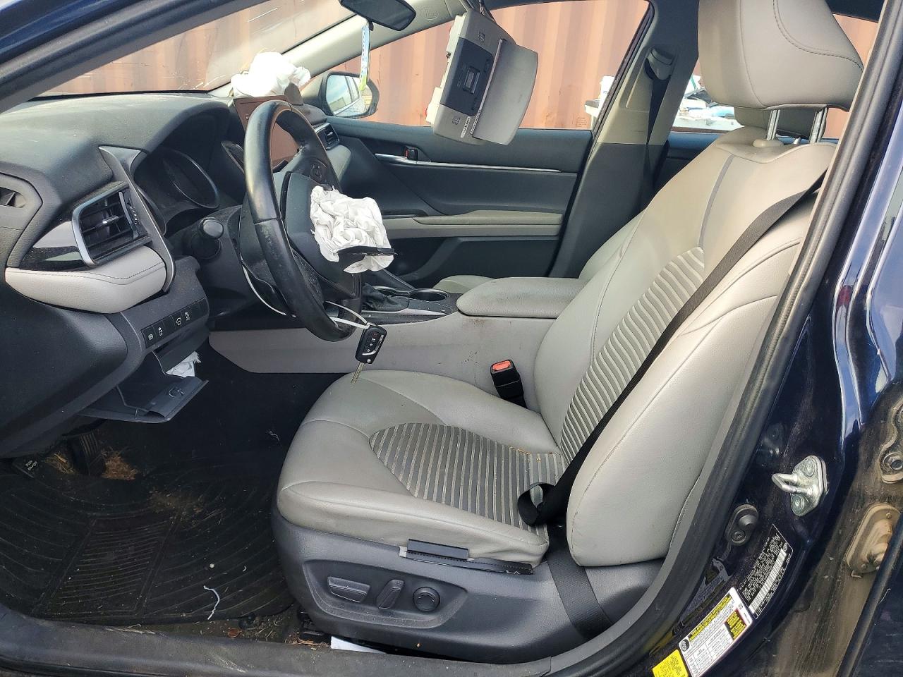 2021 TOYOTA CAMRY SE photo 7
