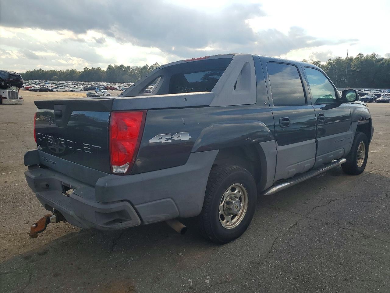 2005 CHEVROLET AVALANCHE K2500 photo 3