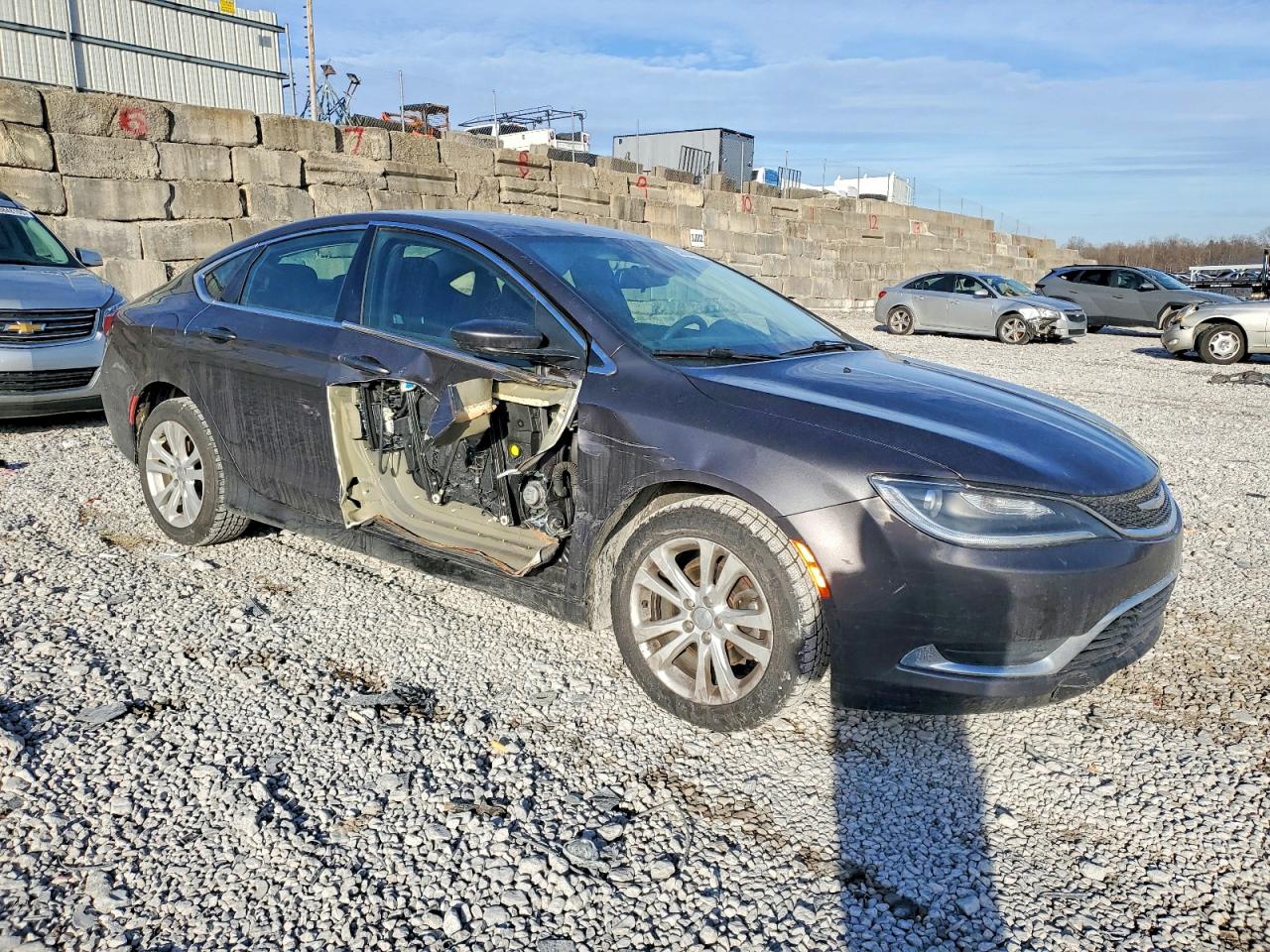 2016 CHRYSLER 200 LIMITED photo 4