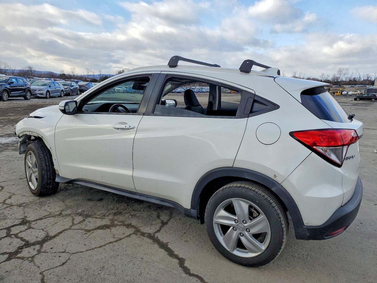 2019 HONDA HR-V EX photo 2