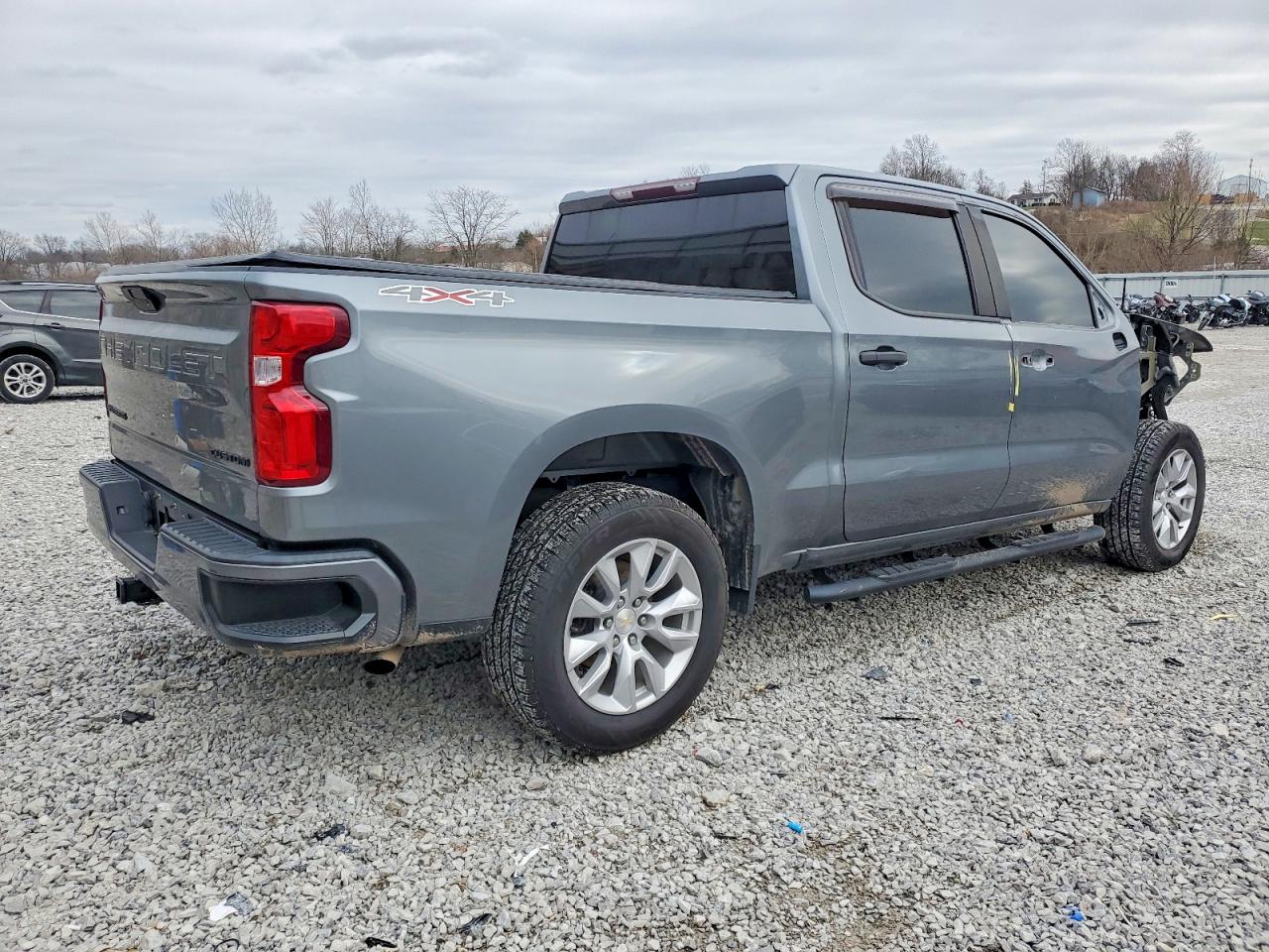 2021 CHEVROLET SILVERADO K1500 CUSTOM photo 3