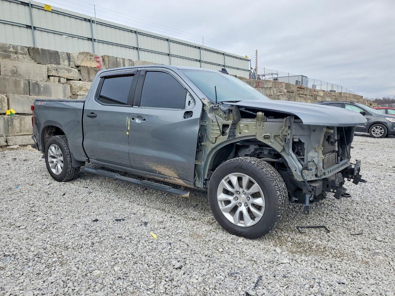2021 CHEVROLET SILVERADO K1500 CUSTOM photo 4