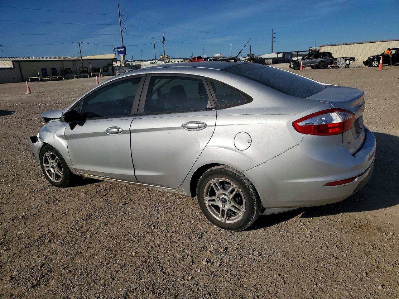 2018 FORD FIESTA SE photo 2