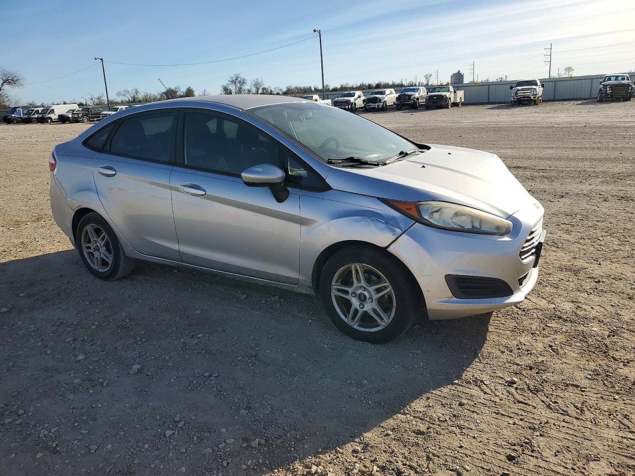2018 FORD FIESTA SE photo 4