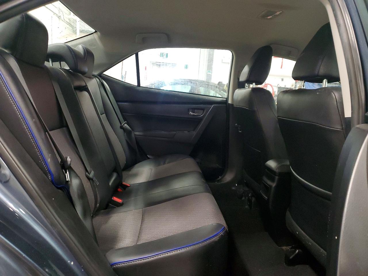 2018 TOYOTA COROLLA L photo 10