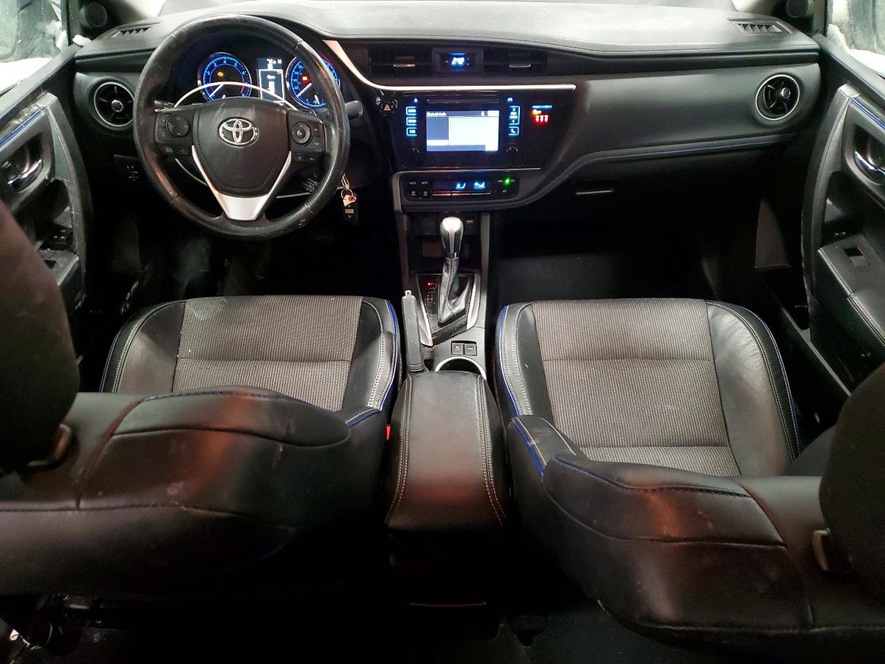 2018 TOYOTA COROLLA L photo 8