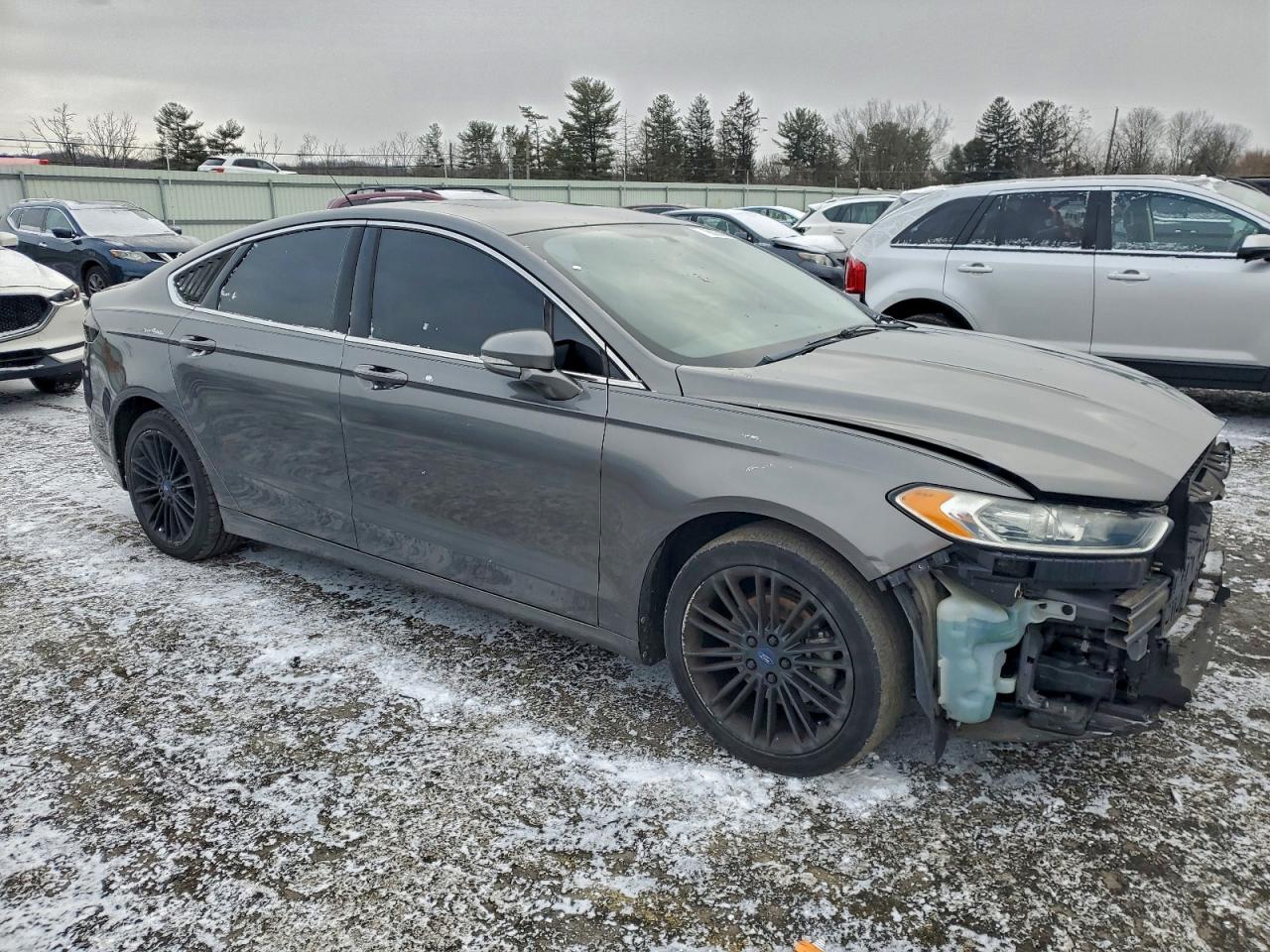 2014 FORD FUSION SE photo 4