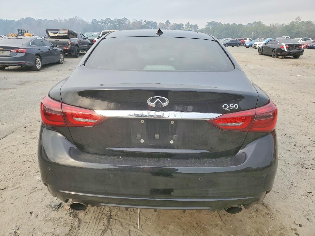 2018 INFINITI Q50 LUXE photo 6