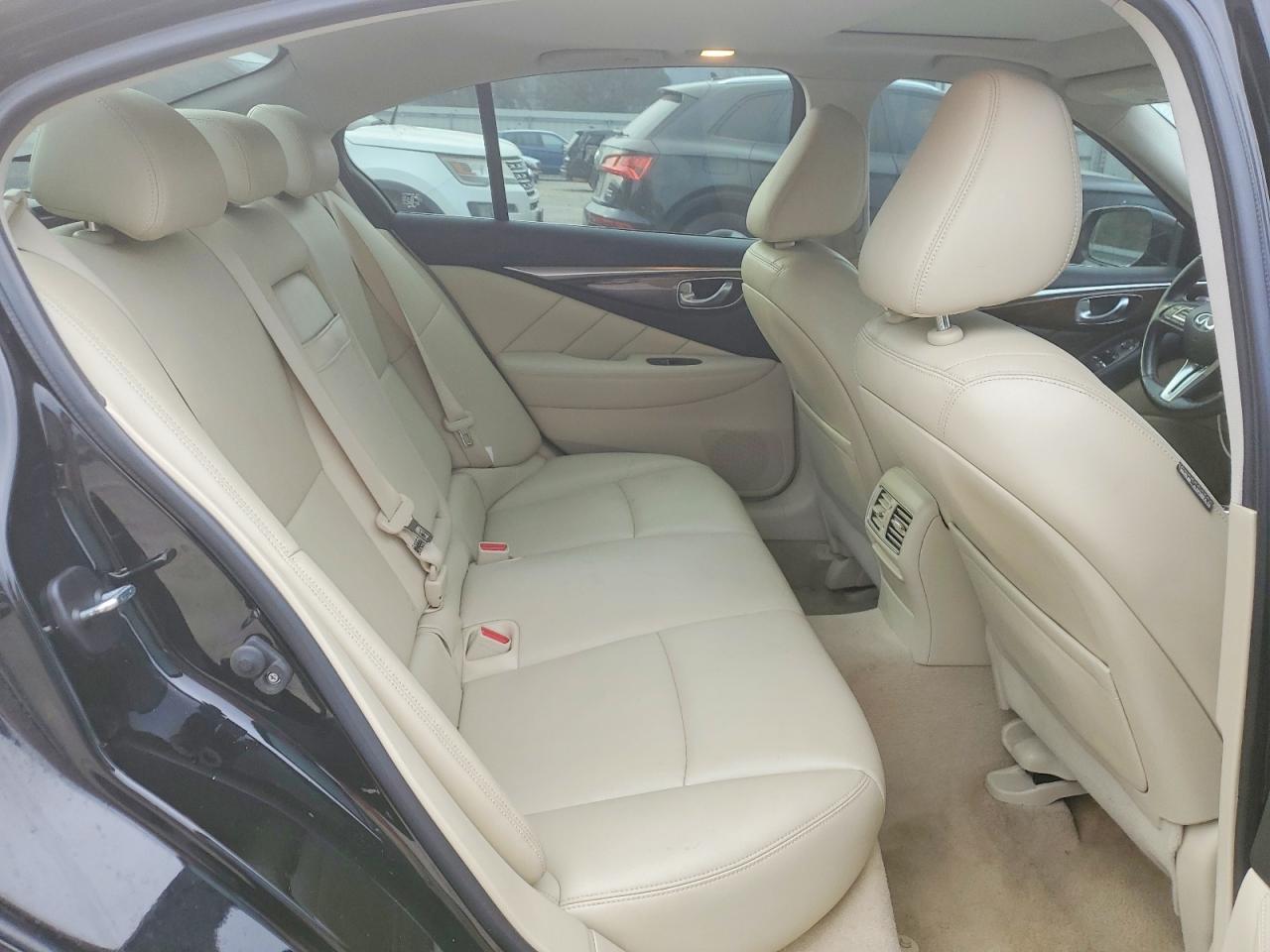 2018 INFINITI Q50 LUXE photo 10