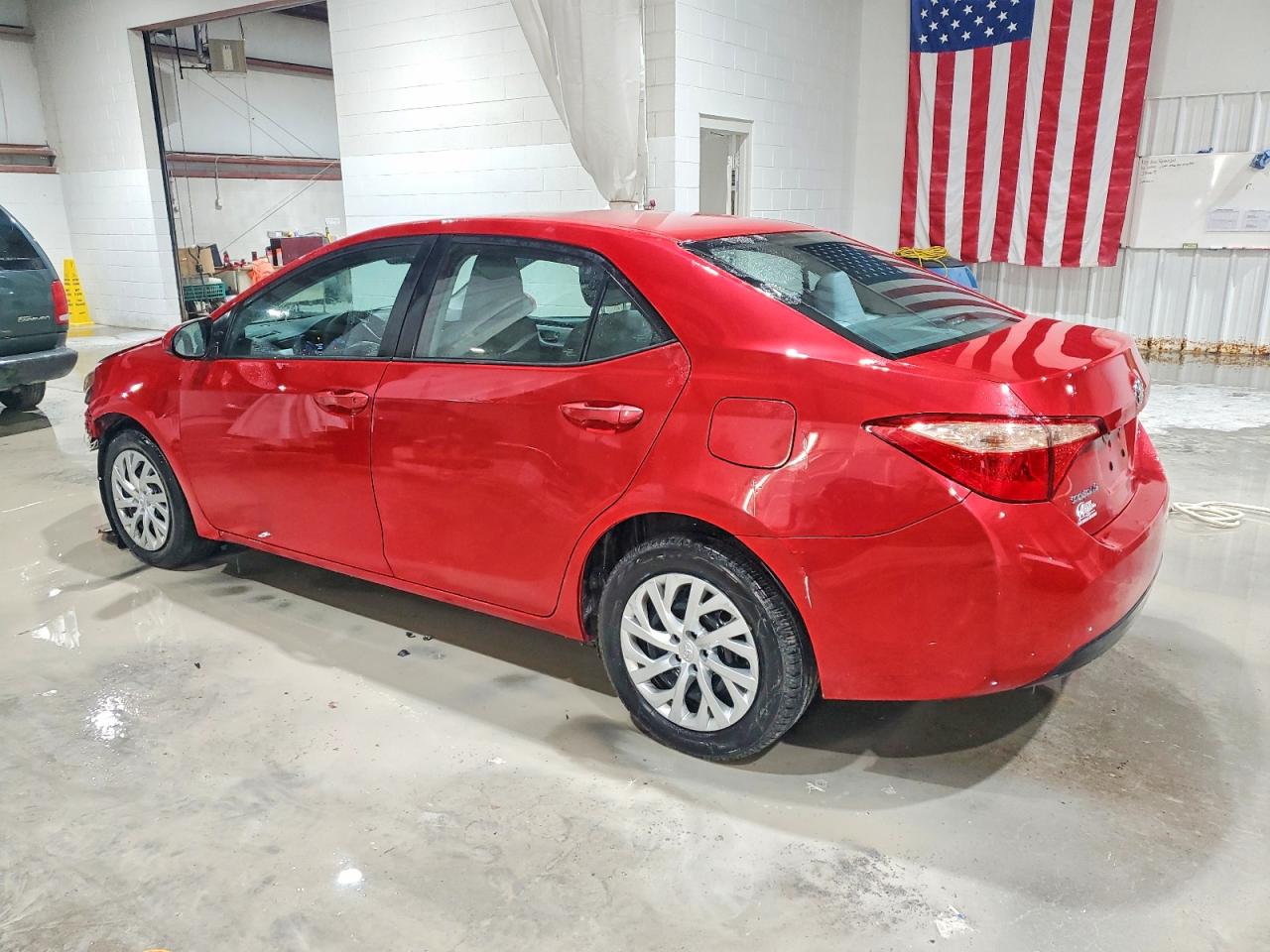 2018 TOYOTA COROLLA L photo 2