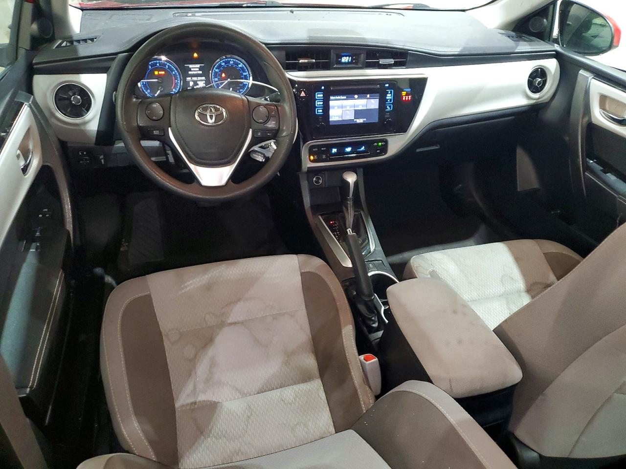 2018 TOYOTA COROLLA L photo 8