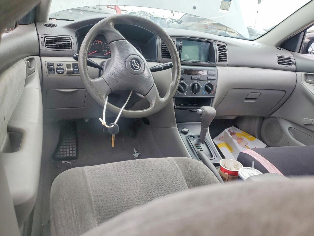 2005 TOYOTA COROLLA CE photo 8