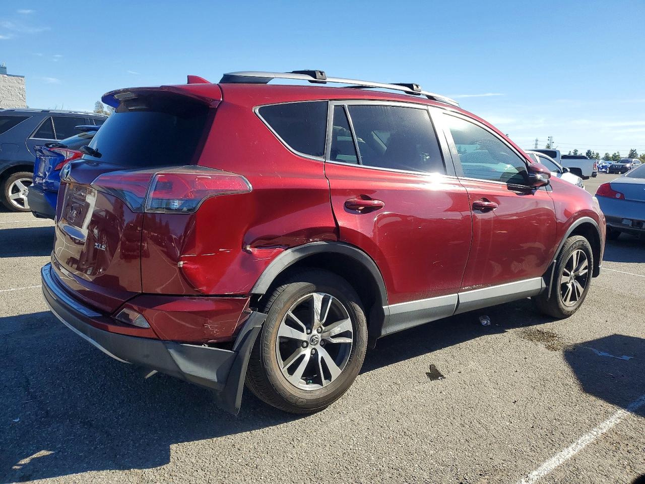 2018 TOYOTA RAV4 XLE photo 5