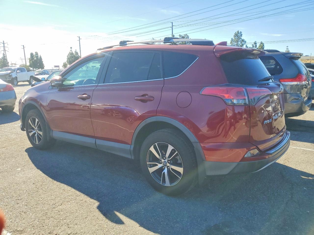 2018 TOYOTA RAV4 XLE photo 3