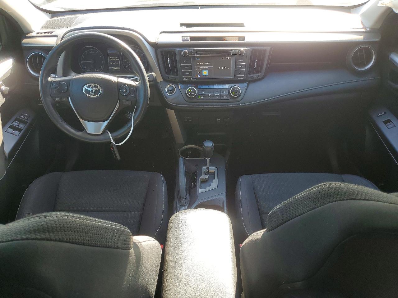 2018 TOYOTA RAV4 XLE photo 15