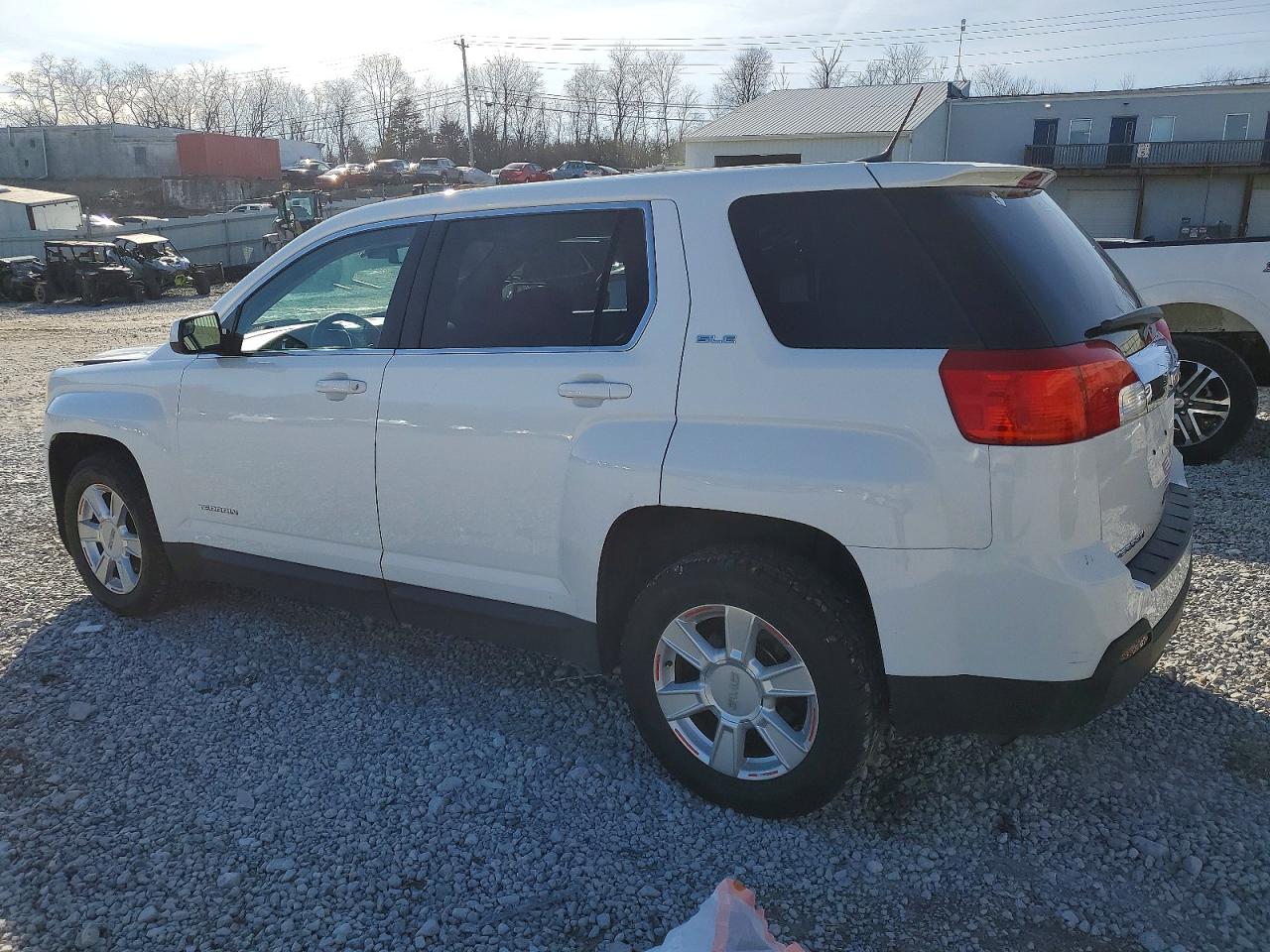 2013 GMC TERRAIN SLE photo 2