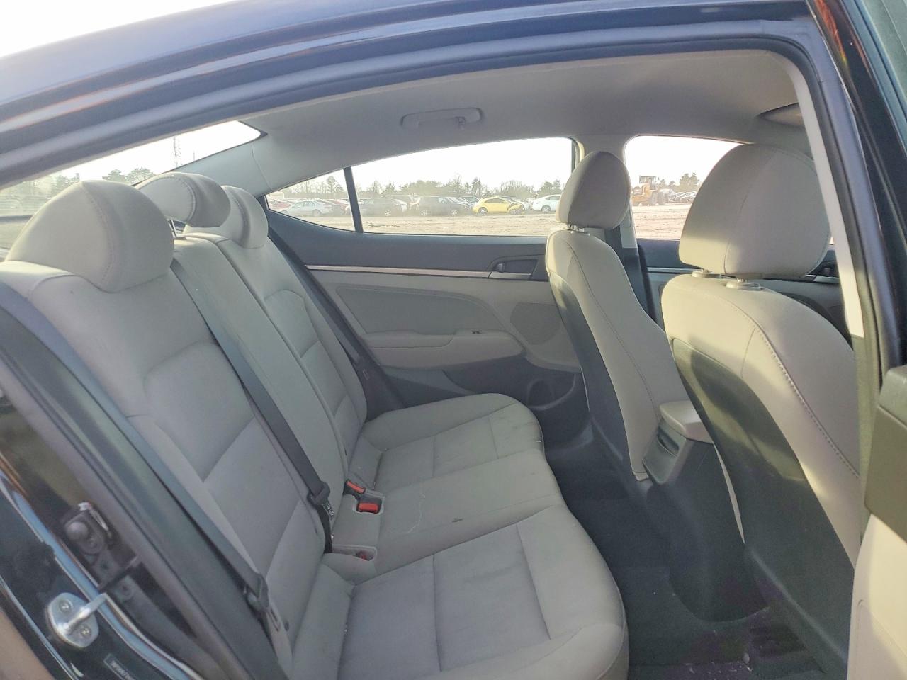 2017 HYUNDAI ELANTRA SE photo 10