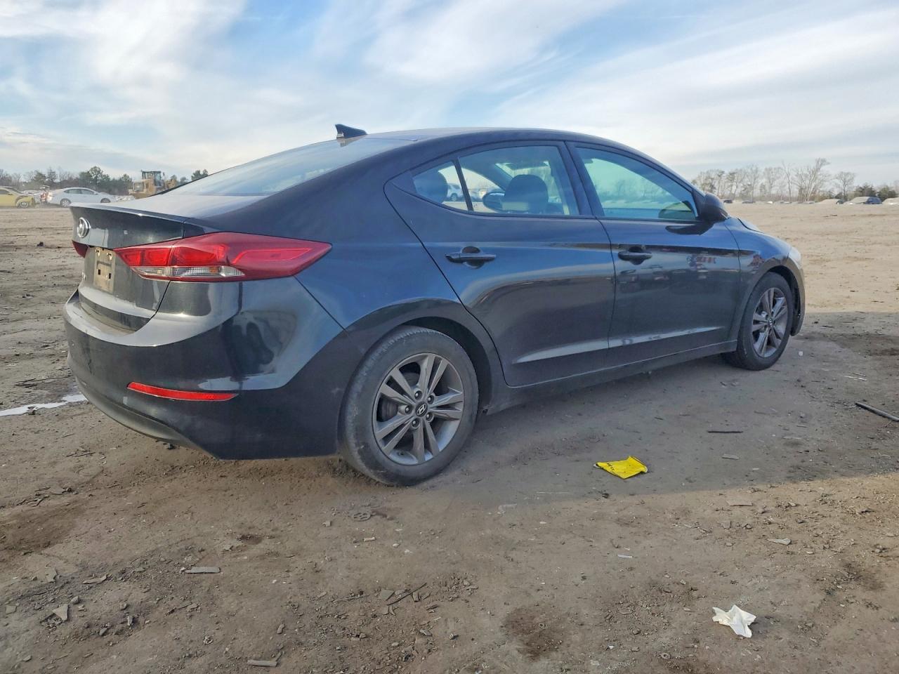 2017 HYUNDAI ELANTRA SE photo 3