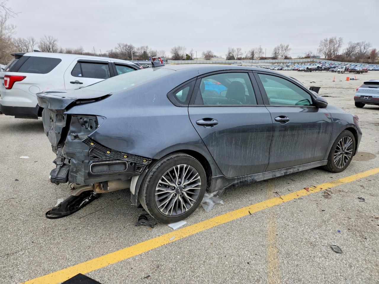 2024 KIA FORTE GT LINE photo 3