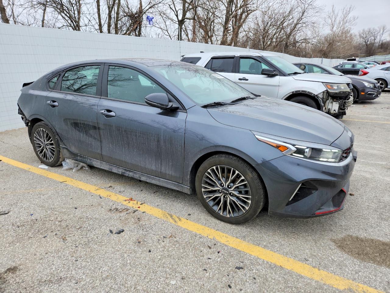 2024 KIA FORTE GT LINE photo 4
