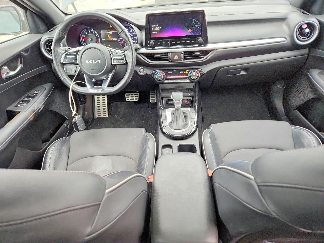 2024 KIA FORTE GT LINE photo 8