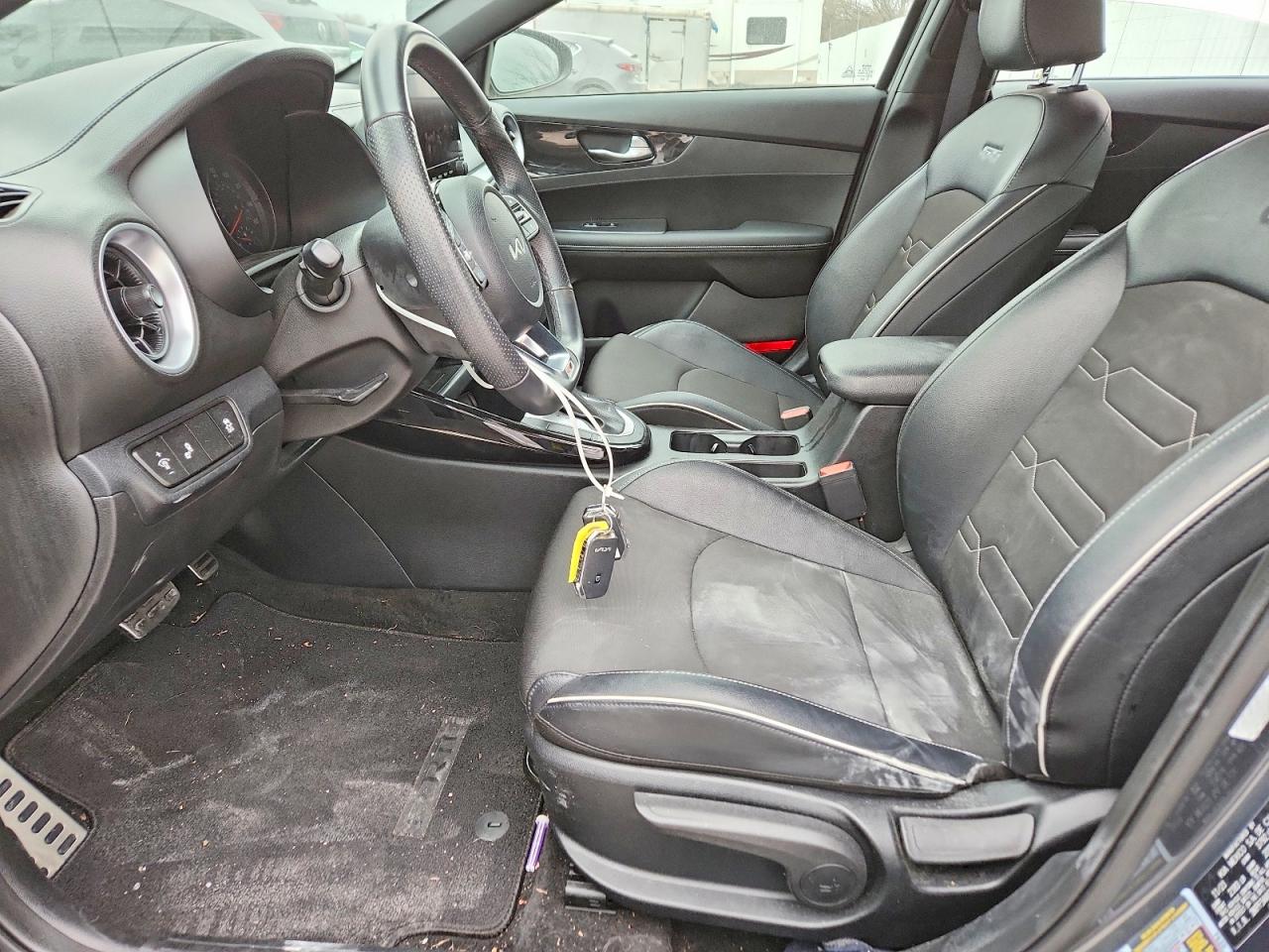 2024 KIA FORTE GT LINE photo 7